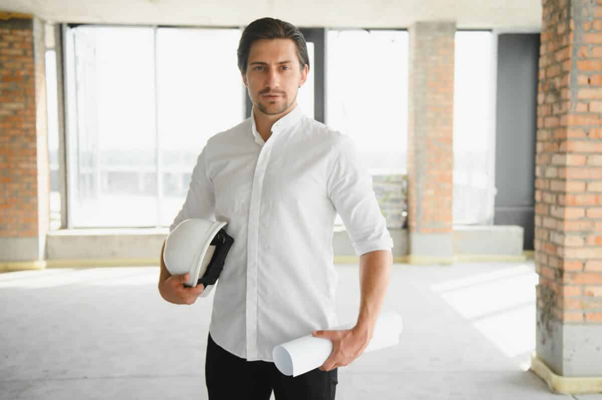 Élégance estivale au travail : quelles chemises choisir pour rester professionnel et frais ?